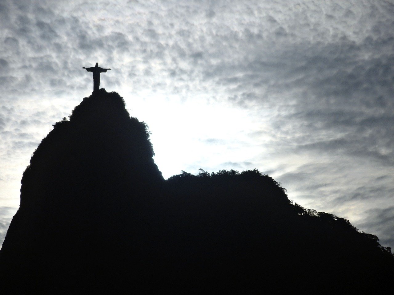 monumentos historicos como el cristo redentor